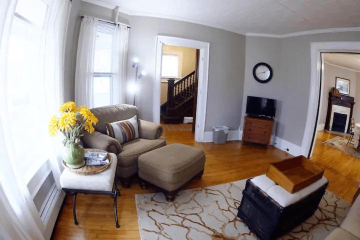 Cozy 3 & 4 Bed Home 2 Blocks To Hospitals & Lambeau Green Bay Kültér fotó