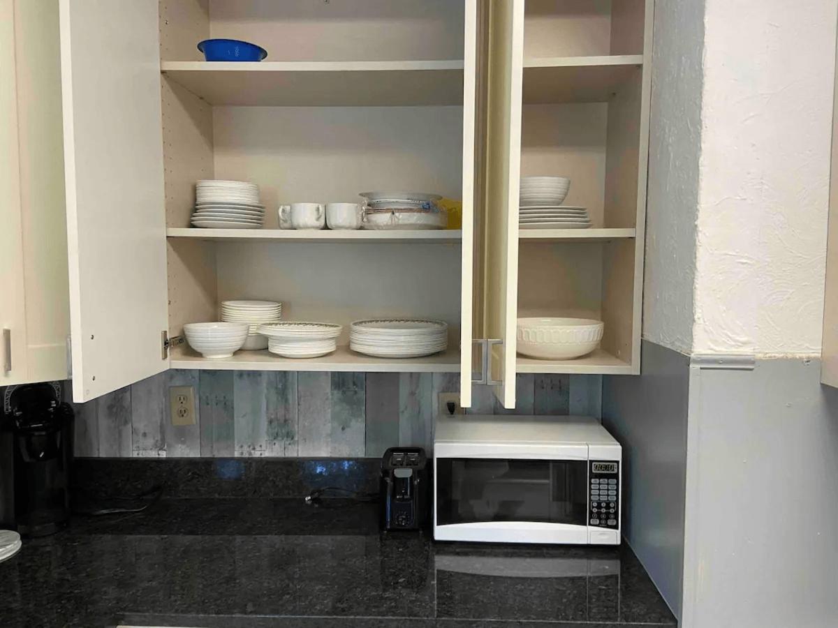 Cozy 3 & 4 Bed Home 2 Blocks To Hospitals & Lambeau Green Bay Kültér fotó