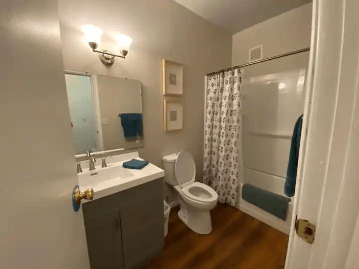 Cozy 3 & 4 Bed Home 2 Blocks To Hospitals & Lambeau Green Bay Kültér fotó